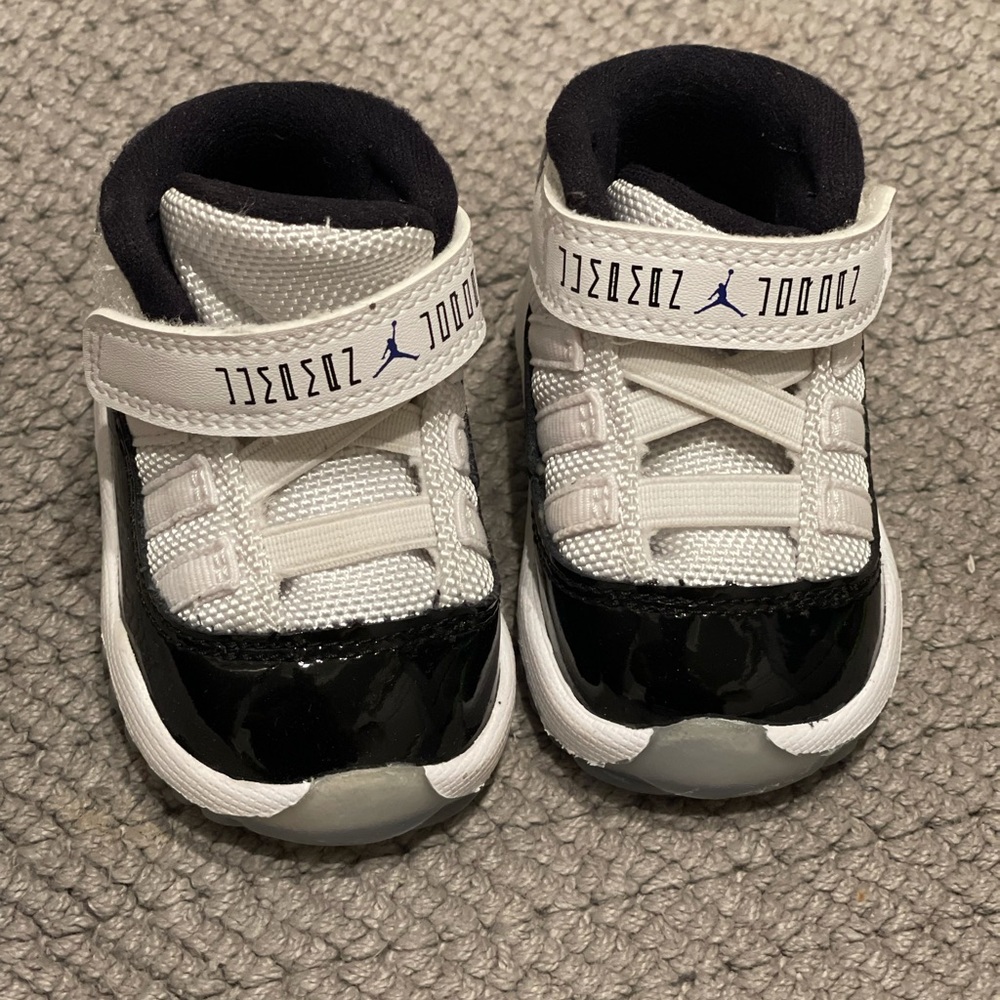 Jordan’s 11 retro concords baby size